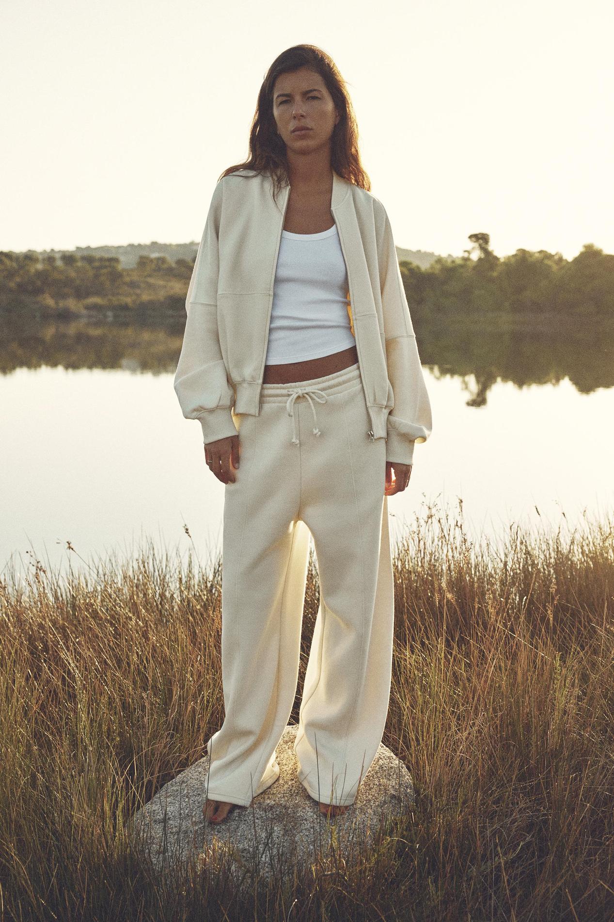 PLUSH WIDE-LEG JOGGER TROUSERS offers at R 599 in ZARA