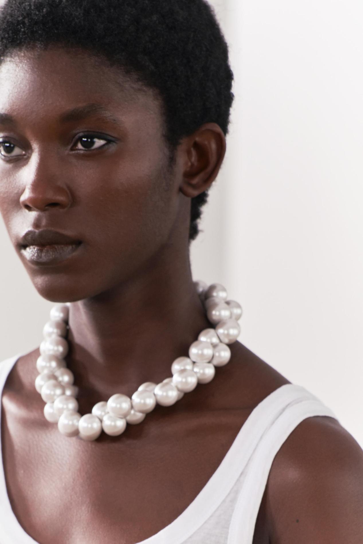 PEARL NECKLACE offers at R 599 in ZARA