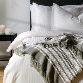 Woollen Blend Throw Grey Snowflake offers at R 299 in Whitehouse