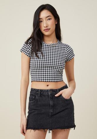 Ebony crew neck tee - black/white houndstooth offers at R 74 in Superbalist