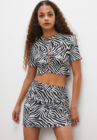Co-ord ring detail top - black & white offers at R 89 in Superbalist