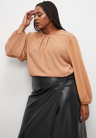 Gathered crew neck shell - brown offers at R 90 in Superbalist