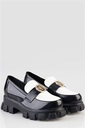 Black And White Loafer With Sb Trim On Vamp offers at R 1299 in Sissy Boy
