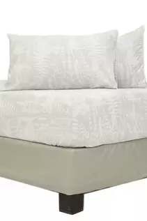 3 PIECE PRESSED FLOWER POLYCOTTON WINTER SHEET SET offers at R 189,99 in Sheet Street