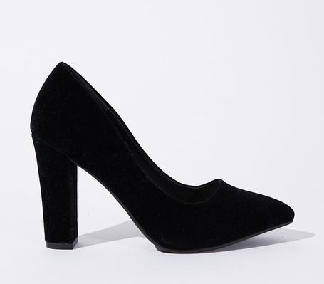 Pointed Toe Court offers at R 275 in Rage