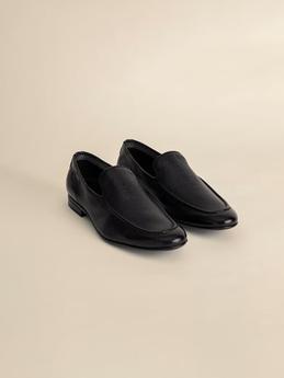 FLEXIBLE FULL GRAIN LEATHER LOAFER offers at R 3999 in Polo