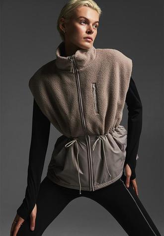 Windproof sports gilet - beige offers at R 799 in H&M