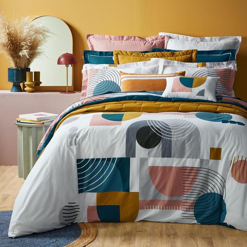 Siya 5-piece Essentials Comforter Set offers at R 899 in HomeChoice