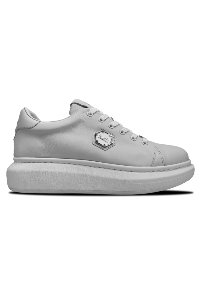 Baston Sneaker* offers at R 3699 in Crossover International