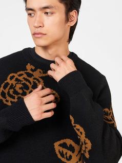 Winter Floral Sweater - Black offers at R 88 in Ben Sherman
