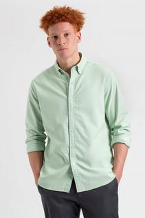 St. Ives Resort Oxford Shirt - Pistachio offers at R 55 in Ben Sherman