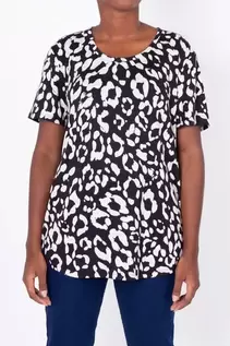 ANIMAL PRINT TEE MONOCHROME offers at R 189 in Miladys