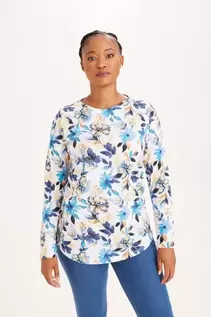 LONG SLEEVE FLORAL T-SHIRT offers at R 199 in Miladys