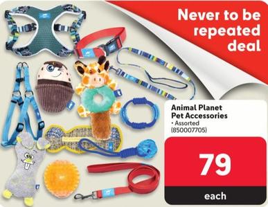 Animal Planet Pet Accessories offers at R 79 in Makro